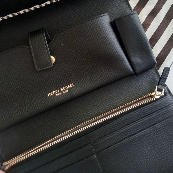 Henri Bendel Uptown Out and
About Wallet - Picture 4 of 5